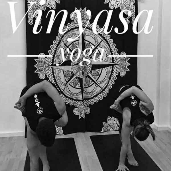 Clases de Vinyasa Yoga en Dos Hermanas - Yoga 21