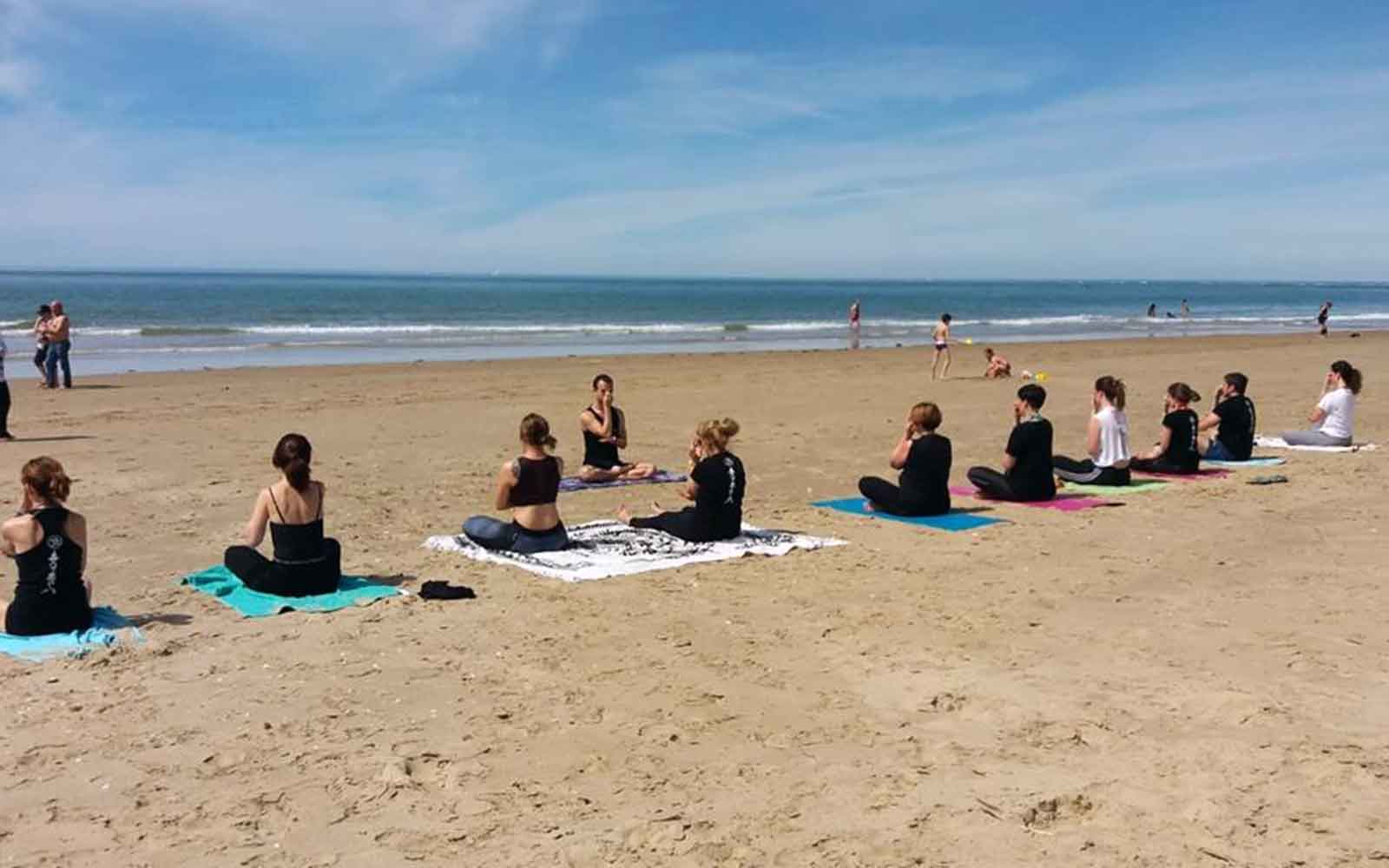 02 - Clase Yoga en la playa 28-04-2019 - Yoga 21