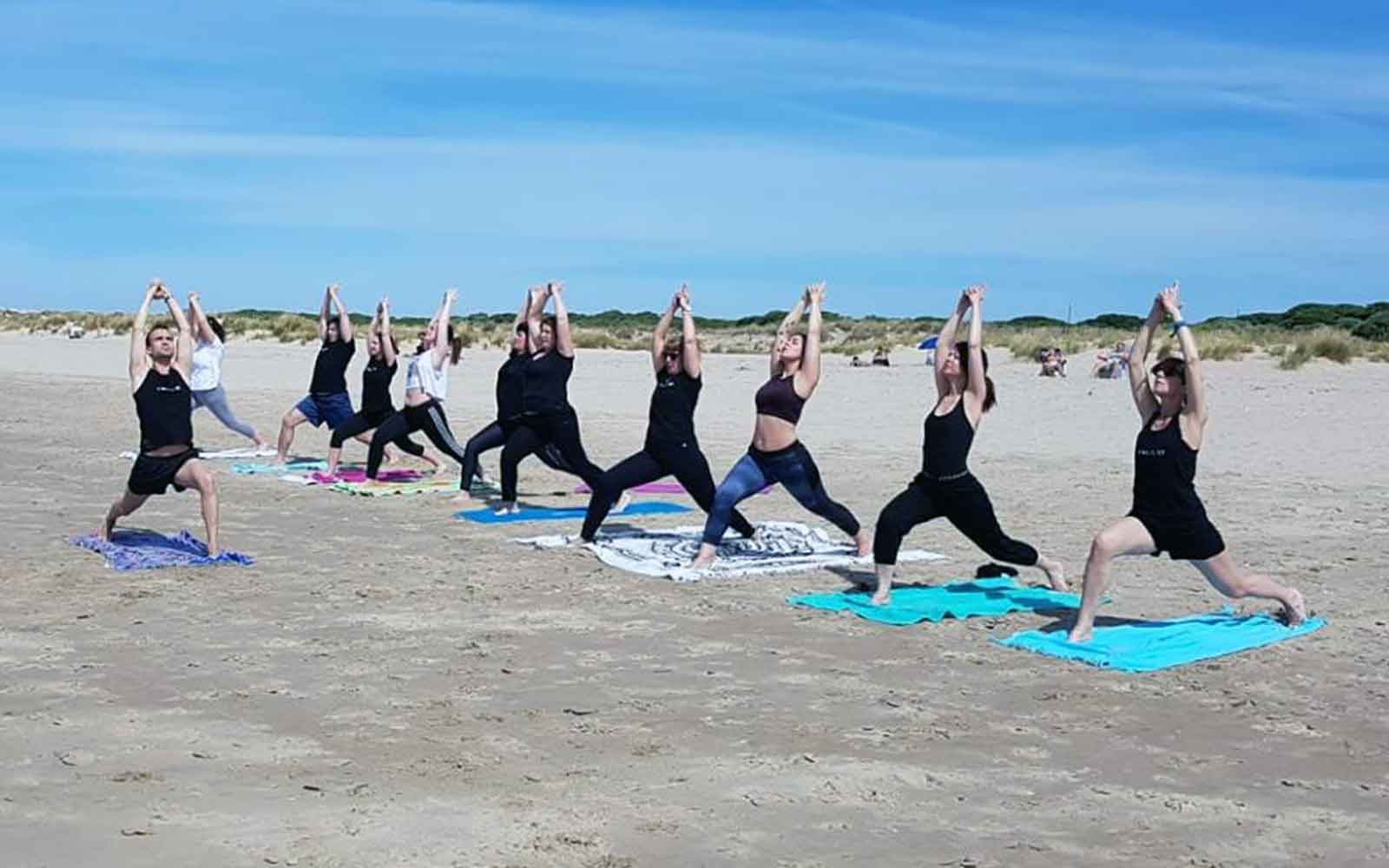 03 - Clase Yoga en la playa 28-04-2019 - Yoga 21